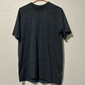 Lululemon Metal Vent Tech Size L
